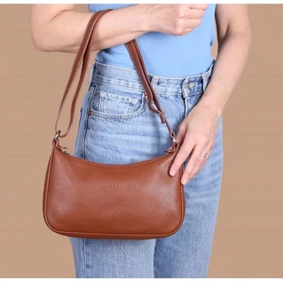 Longchamp Tan Shoulder Bag with Elegant Design - Picture 8 of 9